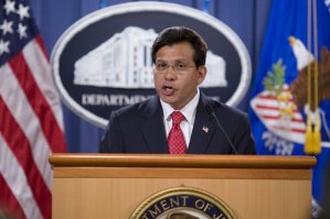 U.S. Attorney General Alberto Gonzales announces his resignation from the Bush administration on Monday, August 27, 2007, in Washington, DC. Photo: Chuck Kennedy- MCT. 